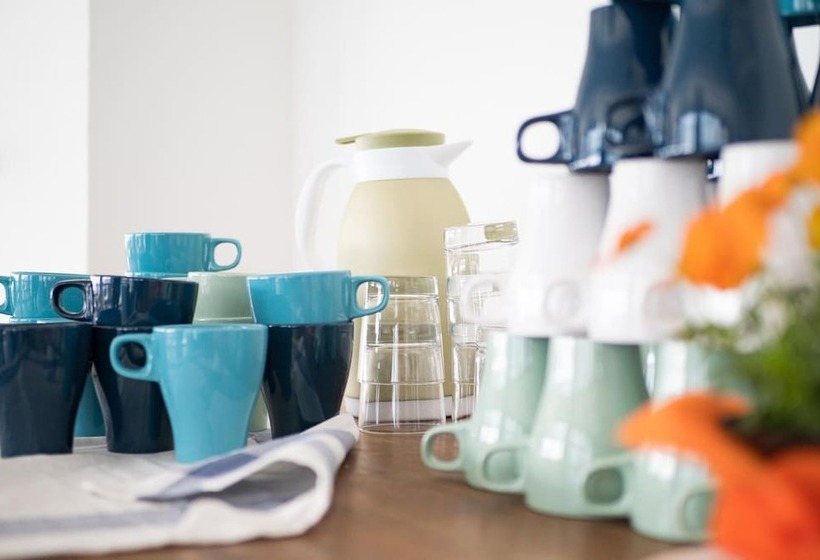 בית מלון כפרי Lake Como Beach Hostel