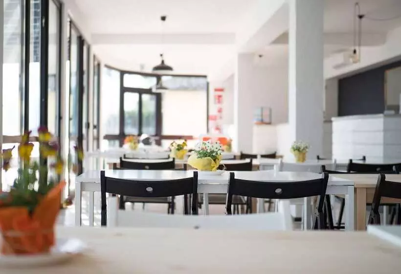 ホテル Lake Como Beach Hostel