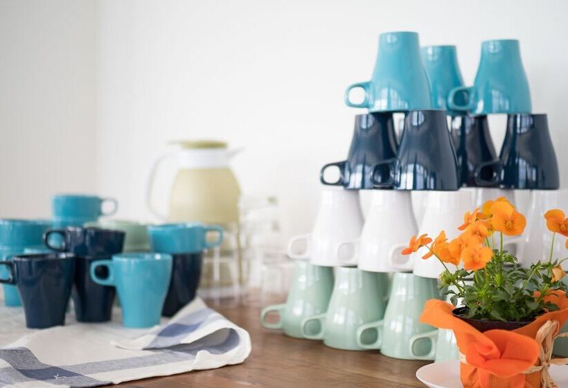 בית מלון כפרי Lake Como Beach Hostel