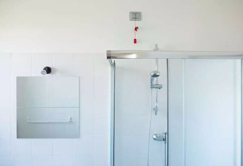 ホテル Lake Como Beach Hostel
