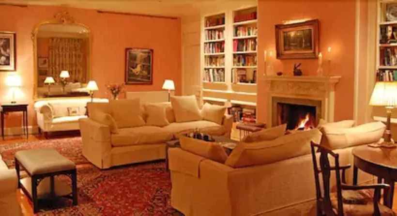 هتل Warwick Hall