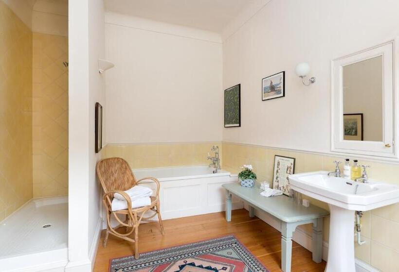 فندق Warwick Hall