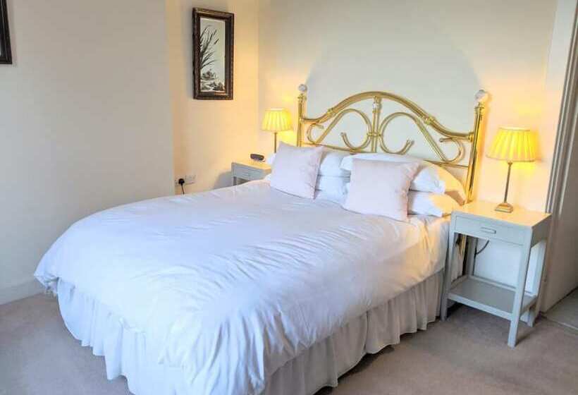 فندق Warwick Hall