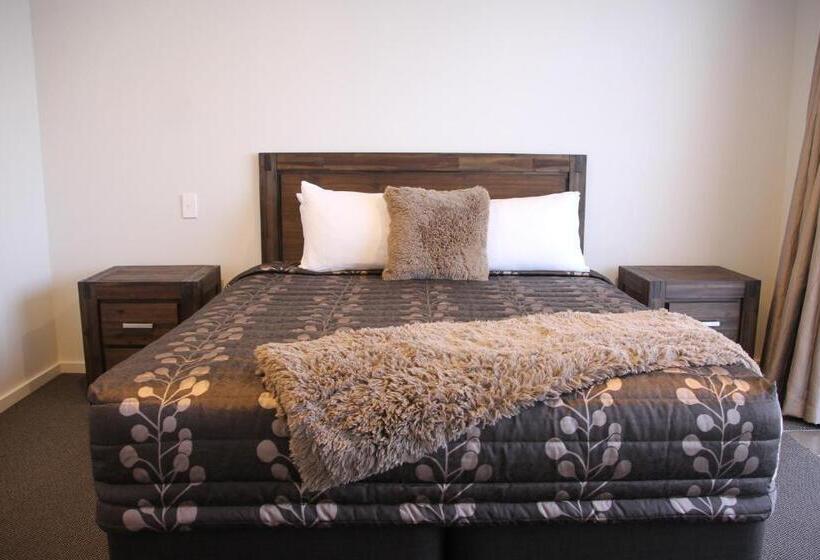 Acacia Lake View Motel