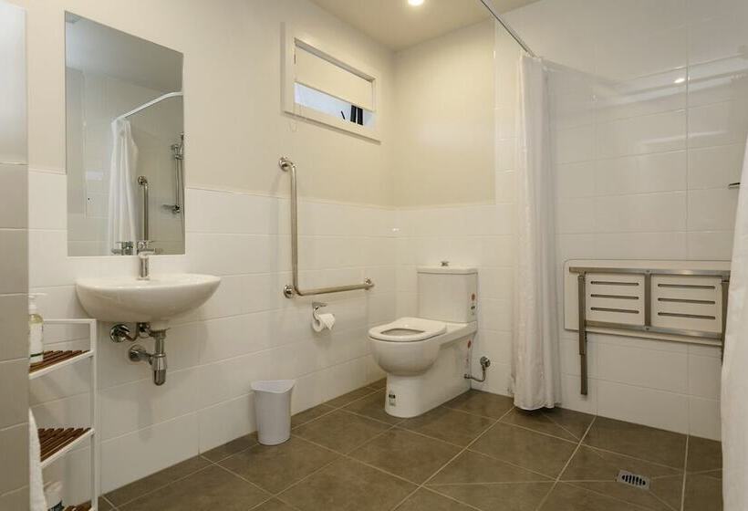 Acacia Lake View Motel