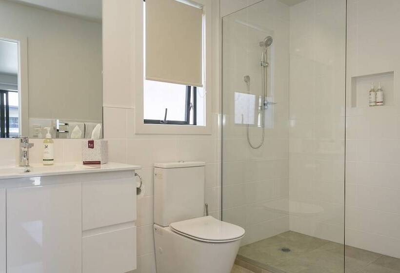 Acacia Lake View Motel