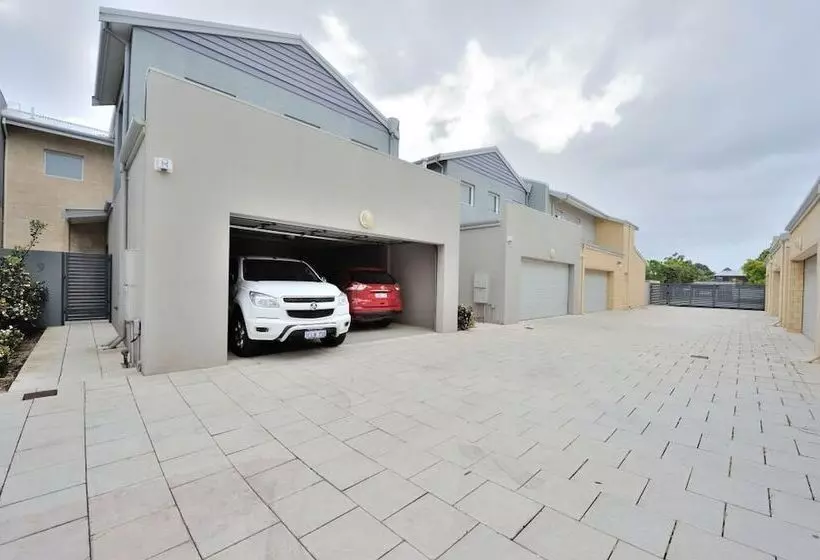 Amawind Rockingham Apartments