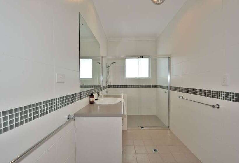 Amawind Rockingham Apartments