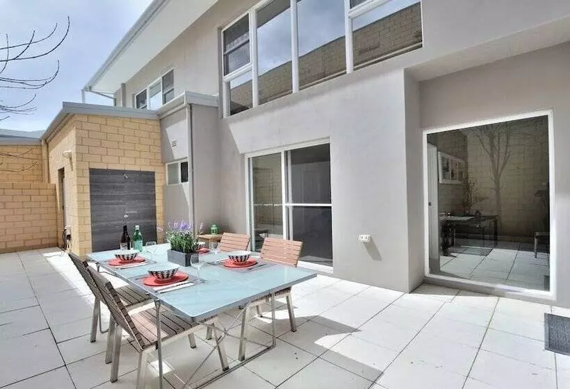 Amawind Rockingham Apartments
