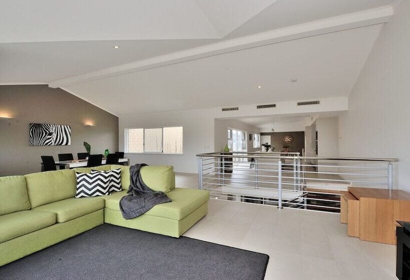 Amawind Rockingham Apartments