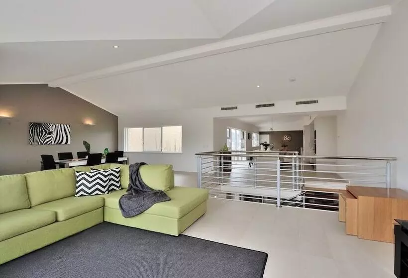 Amawind Rockingham Apartments