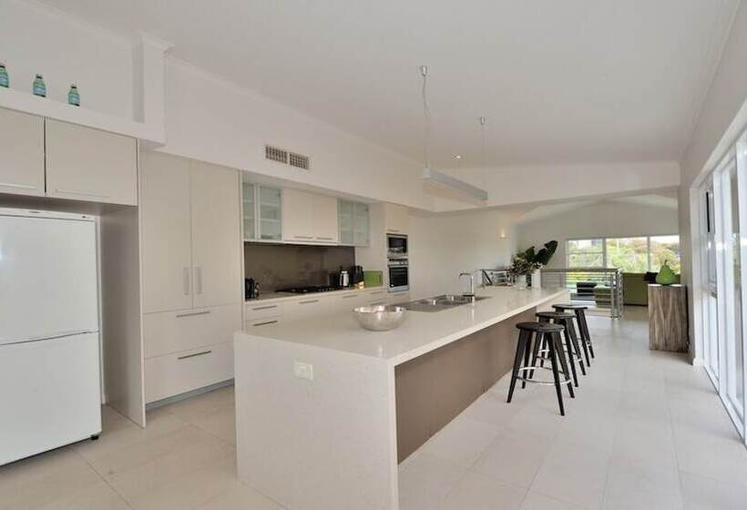 Amawind Rockingham Apartments