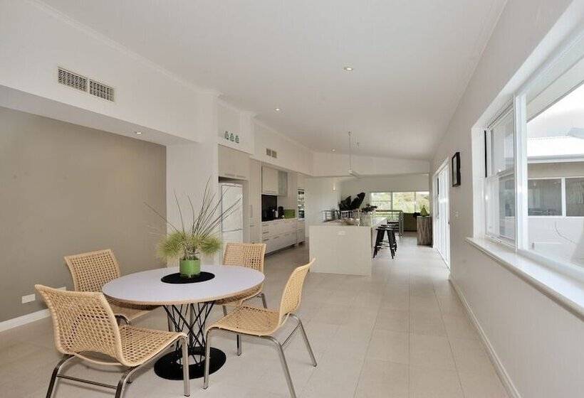 Amawind Rockingham Apartments