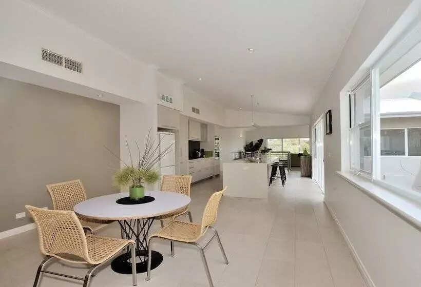 Amawind Rockingham Apartments