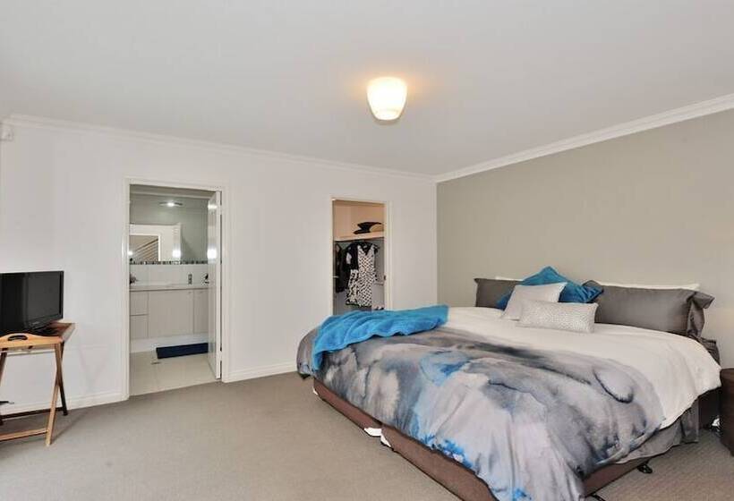 Amawind Rockingham Apartments