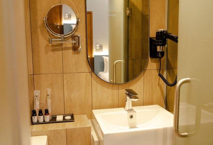 هتل Bencoolen@hong Kong Street