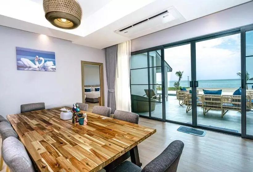 Hotelli C&n Kho Khao Beach Resort Sha Plus