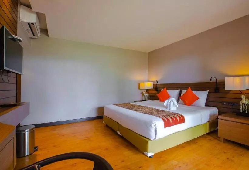 Hotelli C&n Kho Khao Beach Resort Sha Plus