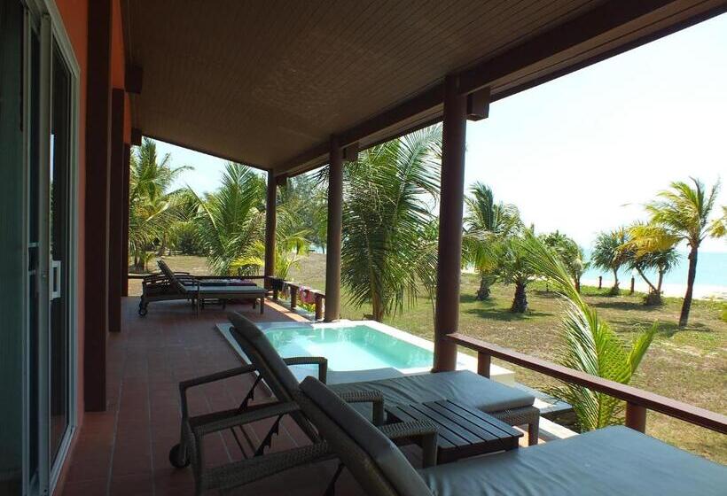 Отель C&n Kho Khao Beach Resort Sha Plus