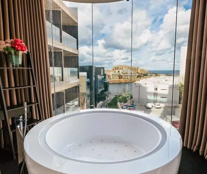 Hugo S Boutique Hotel Adults Only