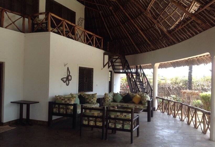 هتل Queen K Cottages At Chrystal Homes