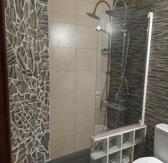 فندق Serra D írta