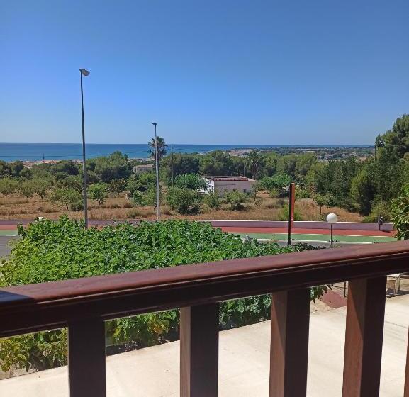 فندق Serra D írta