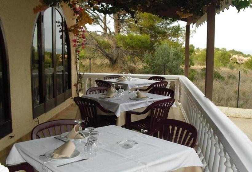 فندق Serra D írta