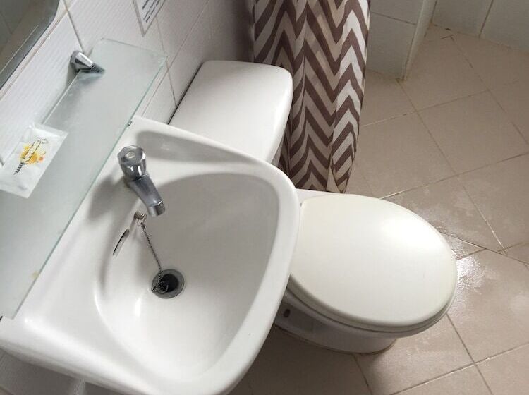 בית מלון כפרי Urban Inn Iloilo