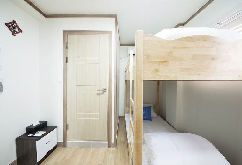 펜션 Myeongdong Stay