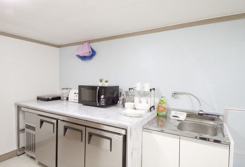 펜션 Myeongdong Stay