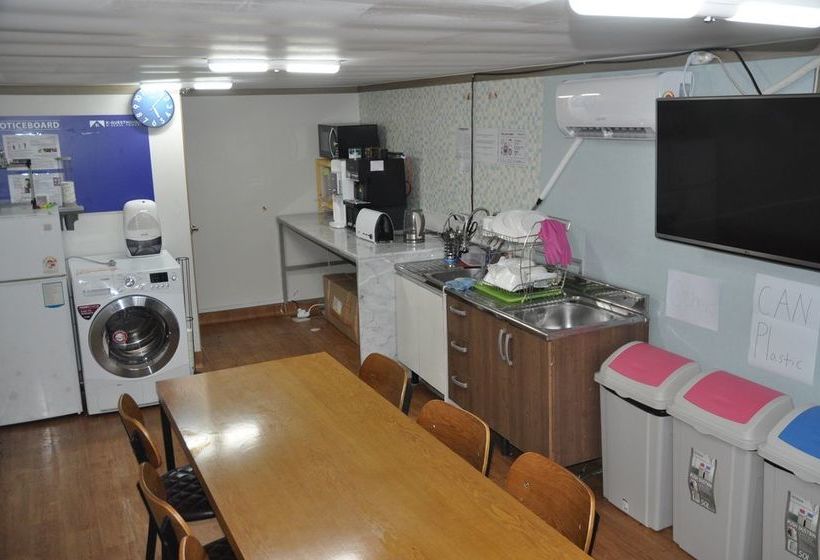 펜션 Myeongdong Stay