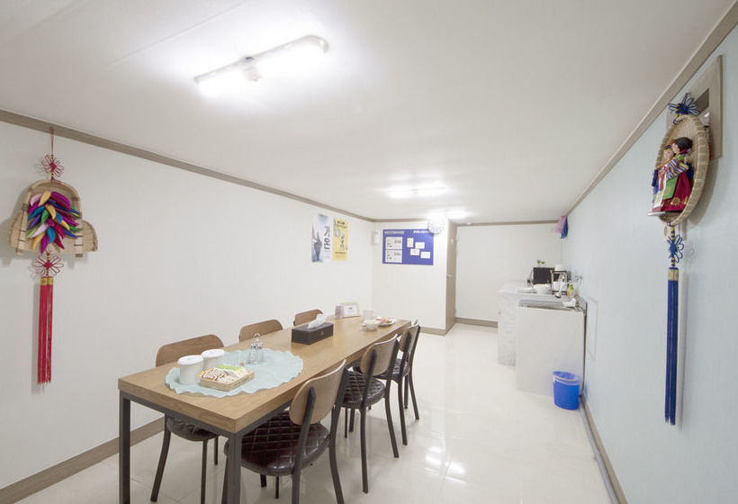 펜션 Myeongdong Stay