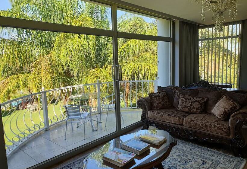 צימר Belurana River Manor