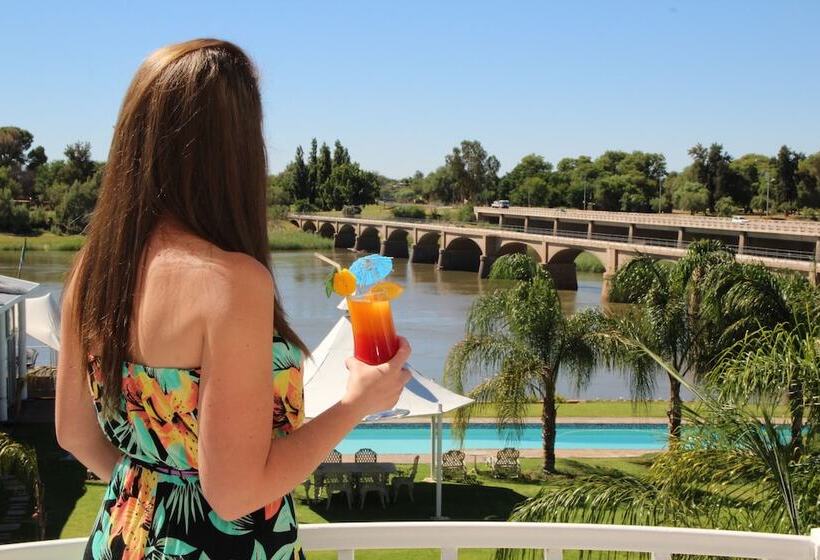 צימר Belurana River Manor