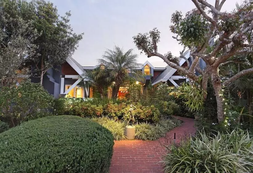 تختخواب و صبحانه Serendipity Country House & Restaurant