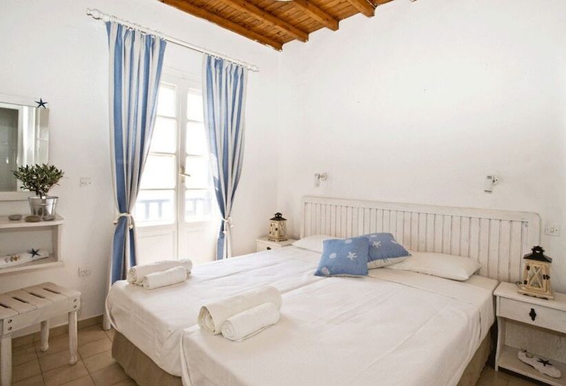 Gryparis' Club Apartments