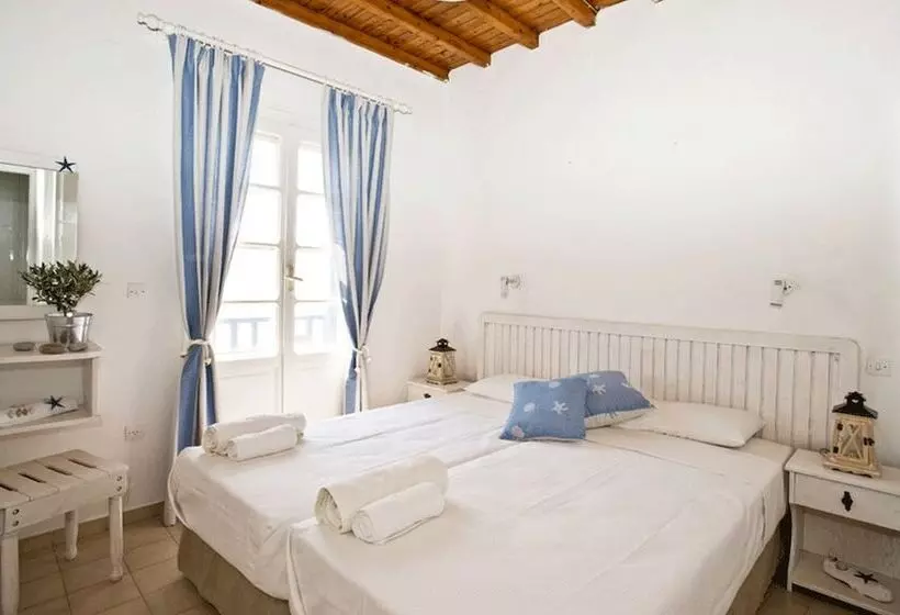 Gryparis' Club Apartments