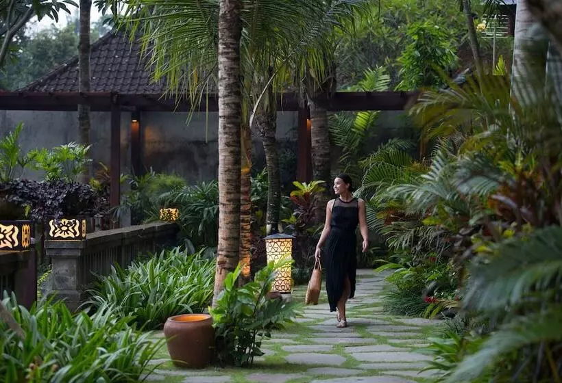 هتل Adiwana Resort Jembawan