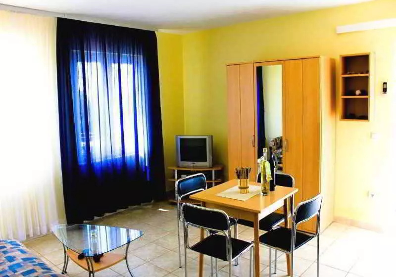 Hotelli Apartmani Niko