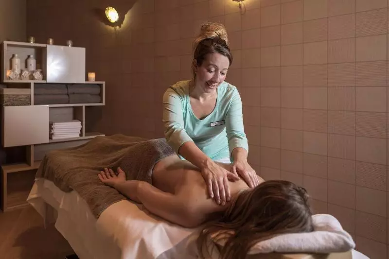 ホテル Peaks Place Apartments & Spa