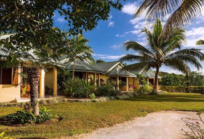 هتل Poppys On The Lagoon