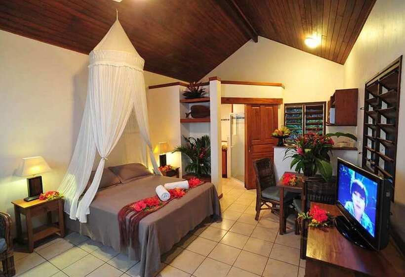 هتل Poppys On The Lagoon