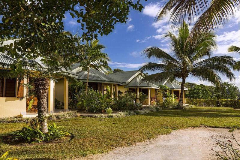 هتل Poppys On The Lagoon