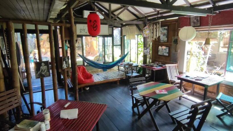 هتل The Secret Sanctuary Boutique Cottage Kuching