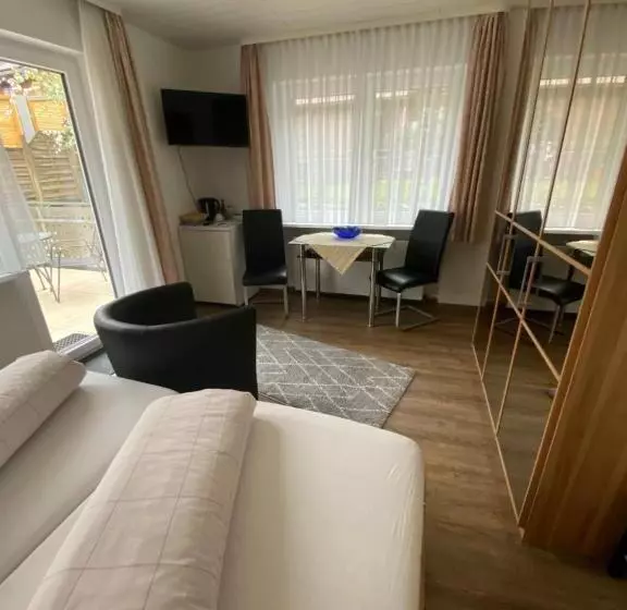 ペンション Gästehaus Und Ferienwohnung Bächle