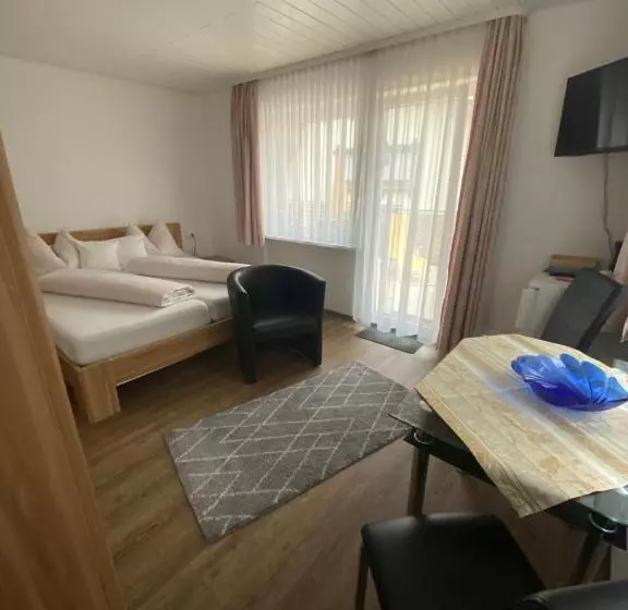 ペンション Gästehaus Und Ferienwohnung Bächle