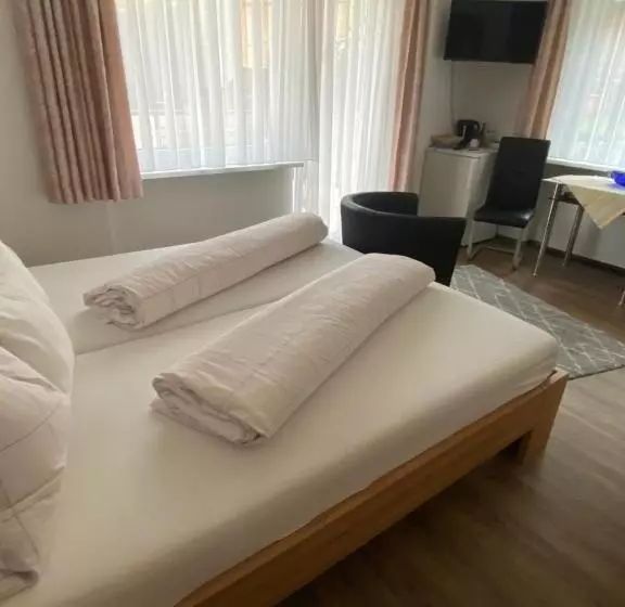 ペンション Gästehaus Und Ferienwohnung Bächle