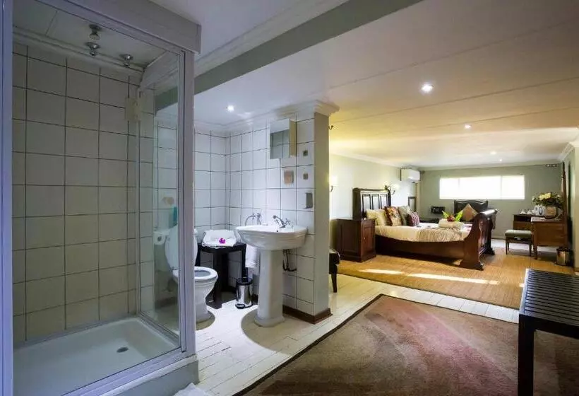 پانسیون Tamboti Lodge Guest House