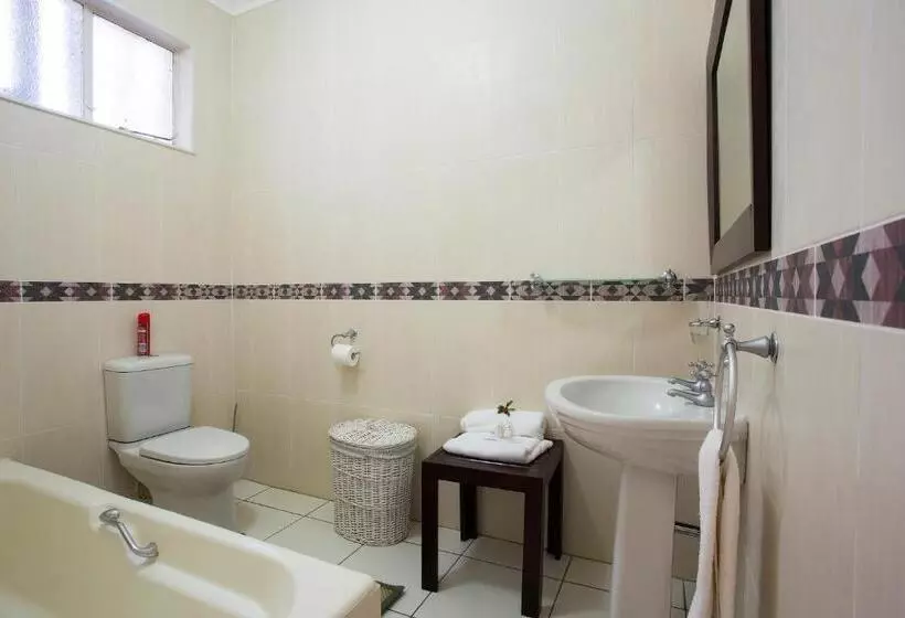 پانسیون Tamboti Lodge Guest House